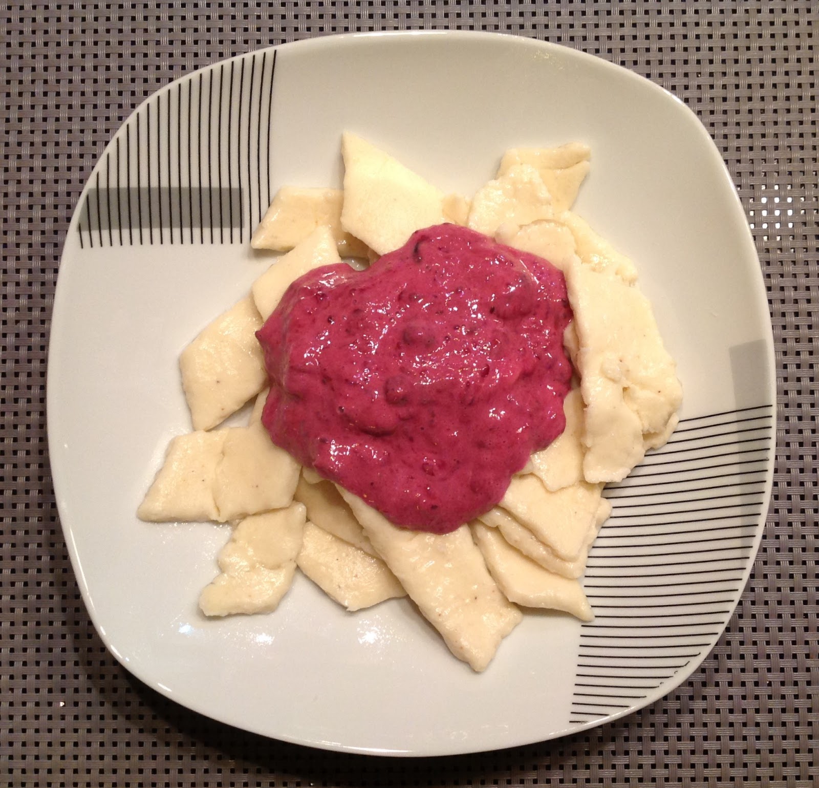 Wessels low carb Welt: Quarknudeln mit Beerenmix