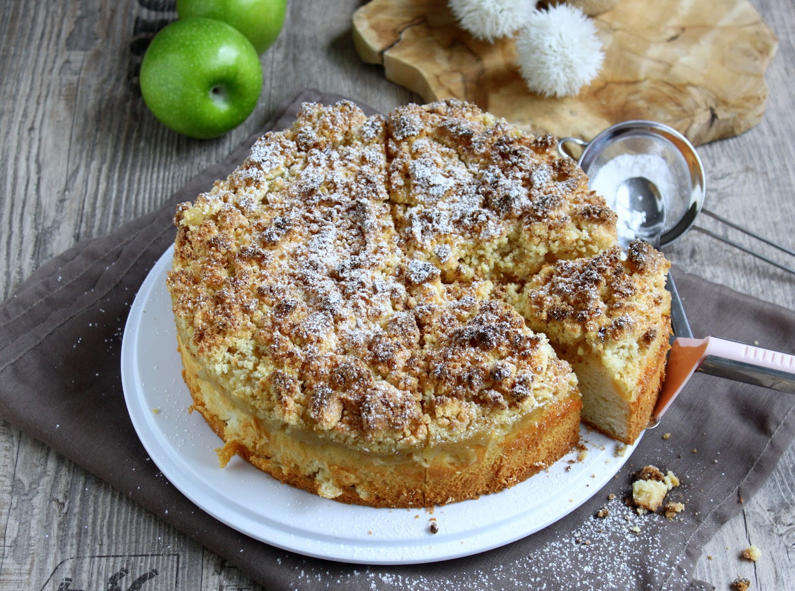 Apfelkuchen mit Marzipan-Knusperstreusel – Food with Love – Thermomix ...