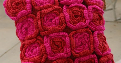ergahandmade: Crochet Pillow With Flowers + Diagrams + Free Pattern