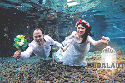 prewedding unik di dalam air