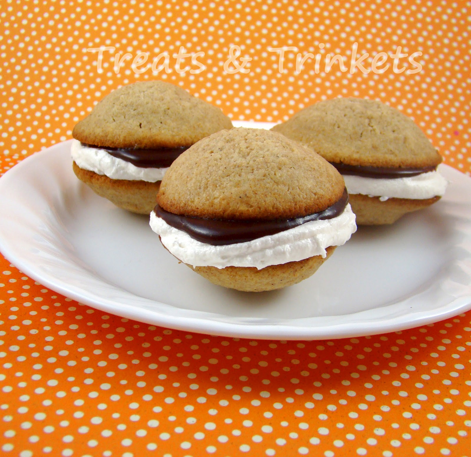 Treats &amp; Trinkets: Sunday S&amp;#39;mores: S&amp;#39;mores Whoopie Pies