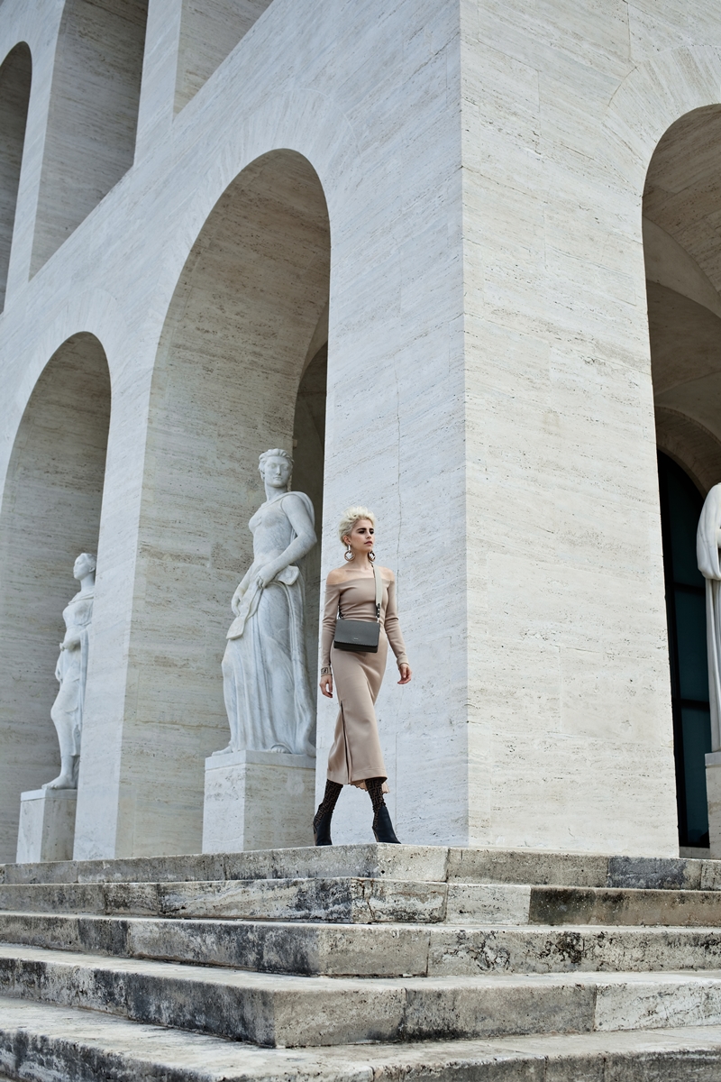 Fendi'nin Yeni İkonik Çantası Fendi'nin Yeni İkonik Çantası