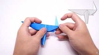 Cách gấp máy bay giấy phong cách Origami