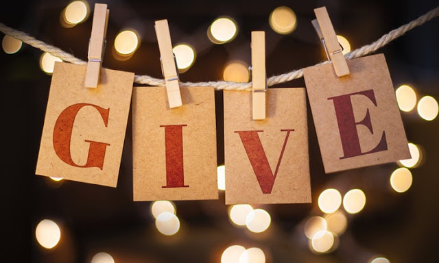 7 Ways to Give Back This Holiday Season 7 Ways to Give Back This Holiday Season