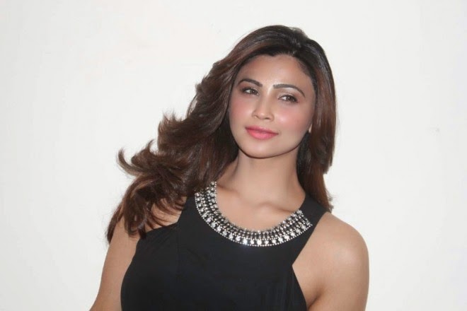 daisy-shah-latest-stillstollyscreen_com_