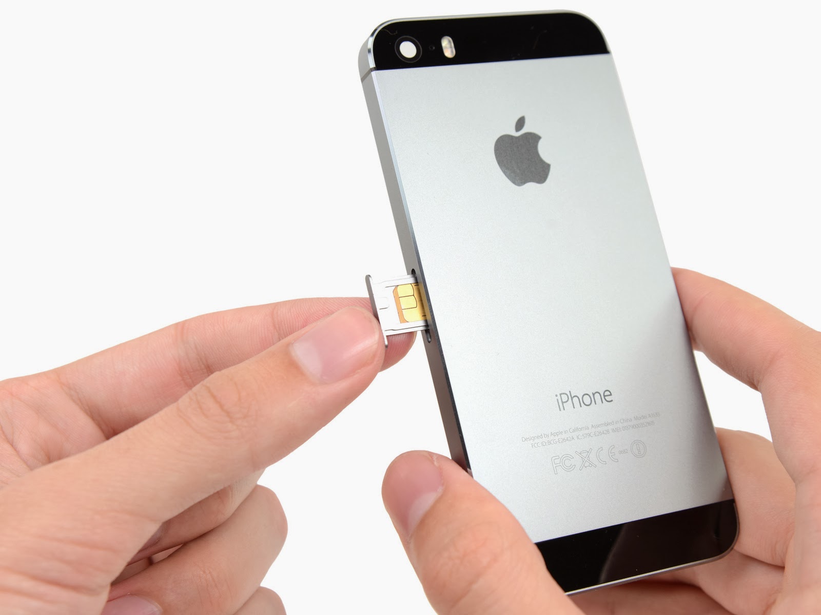 put sim card in iphone