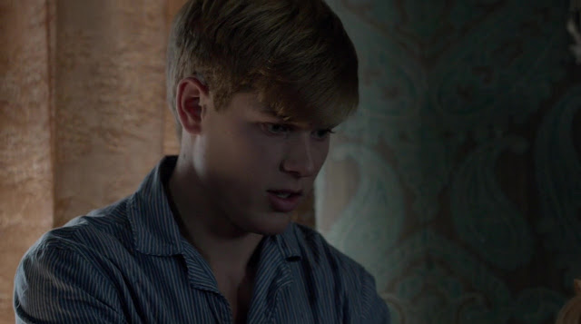 Films Et Séries Tv Avec Mason Dye ausCAPS: Mason Dye shirtless in Flowers In The Attic