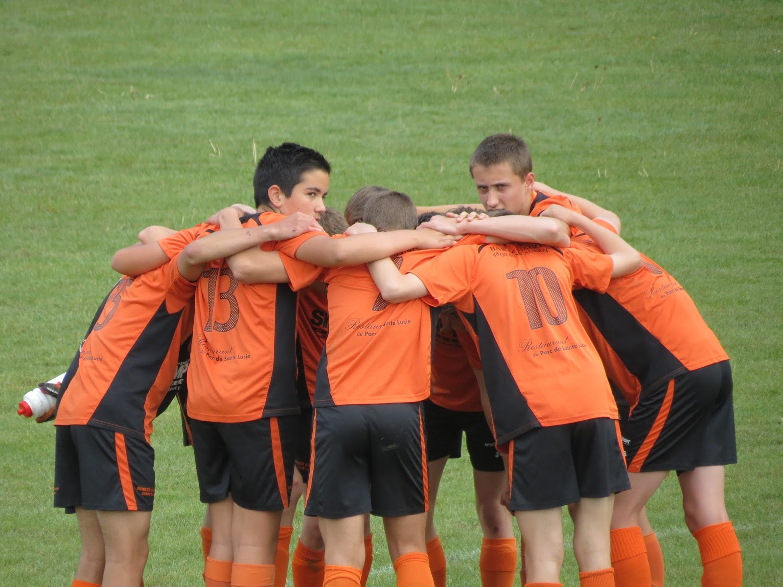 ESCB TERRAIN DE CHAMPION POUR LE BUISSON