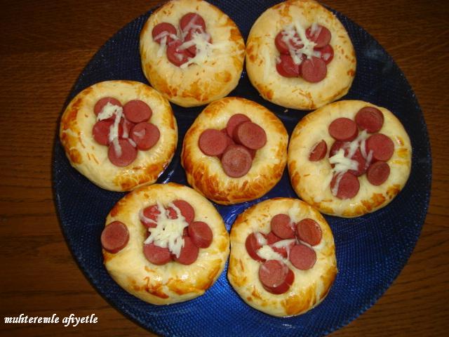 Yemek Sepeti SOSİSLİ MİNİ PİZZA TARİFİ