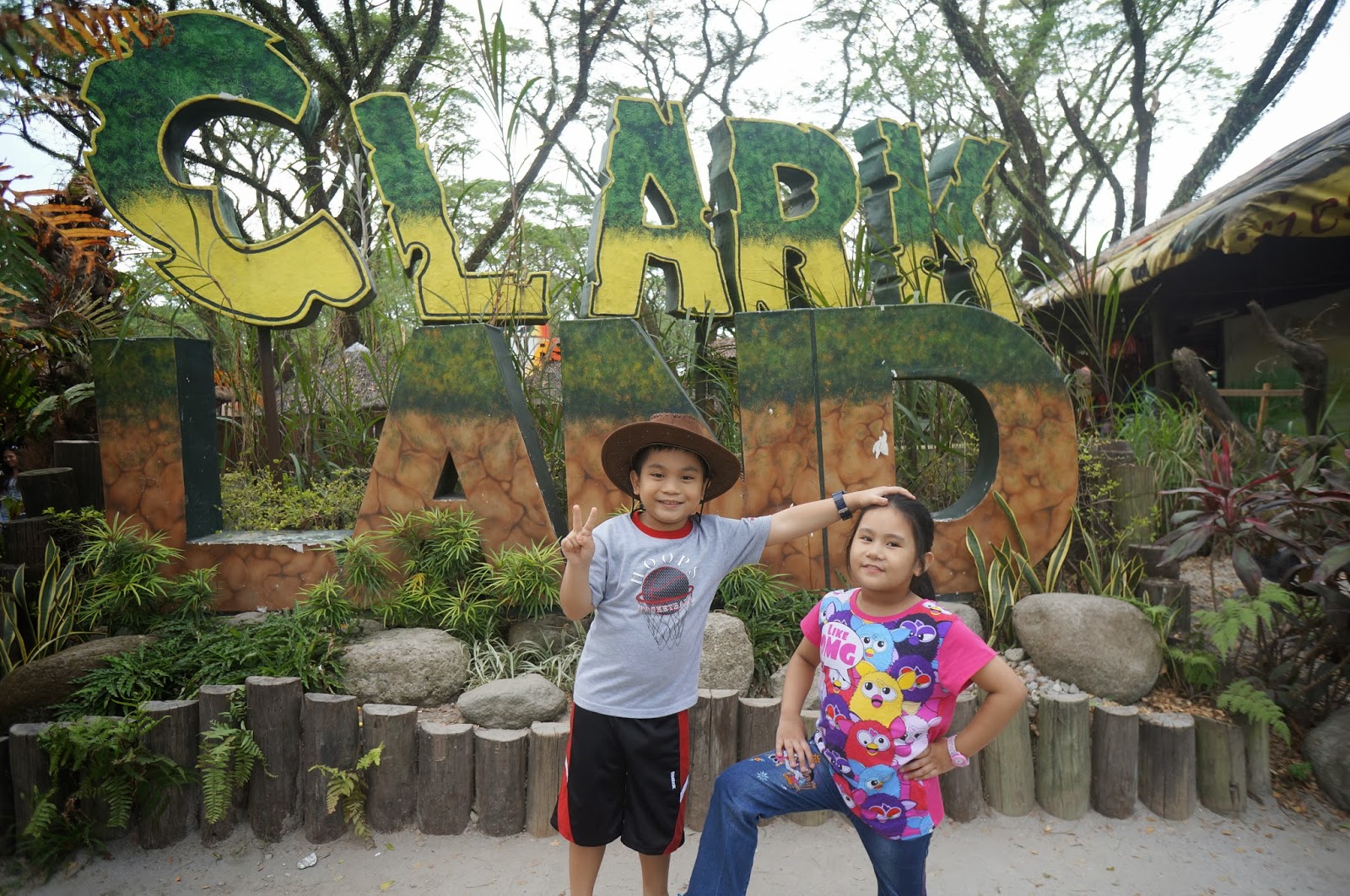 dino land theme park