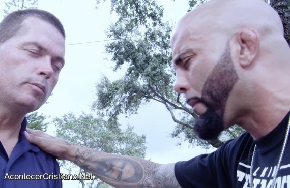 Ex líder de banda criminal se convierte a Cristo y ahora predica el Evangelio Ex líder de pandillas Rene Level Martinez