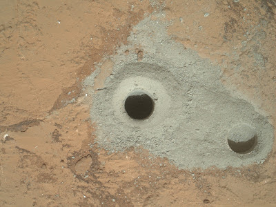 كيوريوستى يحفر فى المريخ للمرة الأولى