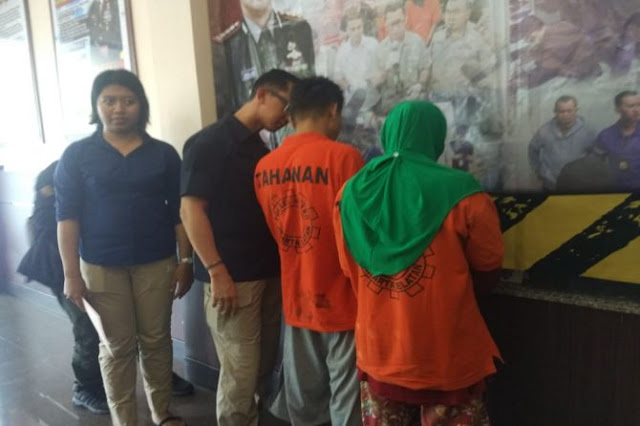 Bejat! Ibu Kandung Bolehkan Anaknya Digagahi Ayah Tiri Berkali-kali Bejat! Ibu Kandung Bolehkan Anaknya Digagahi Ayah Tiri Berkali-kali