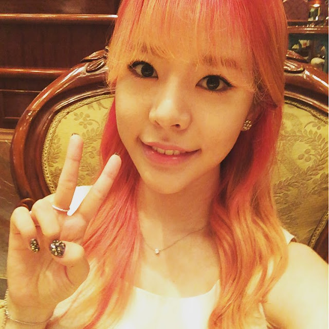 Snsd Sunny Greets Fans With Her Cute Selfie Wonderful Generation