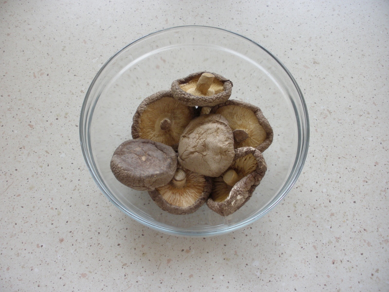 Sushi monogatari opowieść o sushi Kombu i shiitake wywar