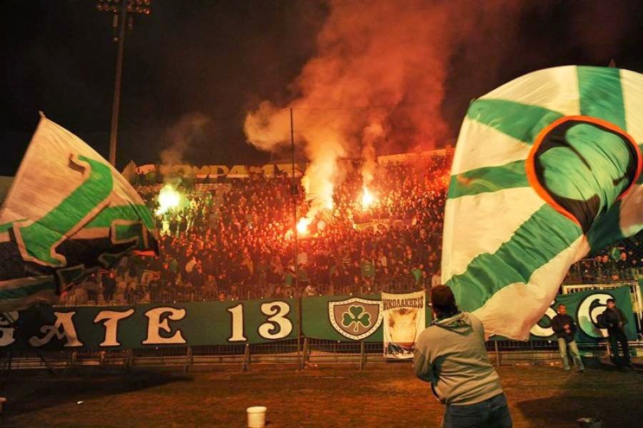 Η τοποθέτηση της Θύρας 13 για το πανό