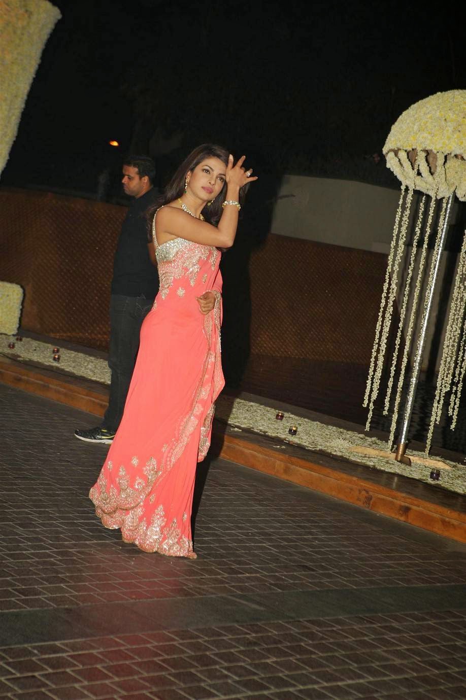 Priyanka Chopra Saree Stills At Ridhi Malhotra Wedding Reception Photos 