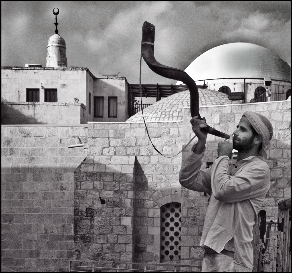 Instrumentos Musicales en la Biblia. Haciendo Música