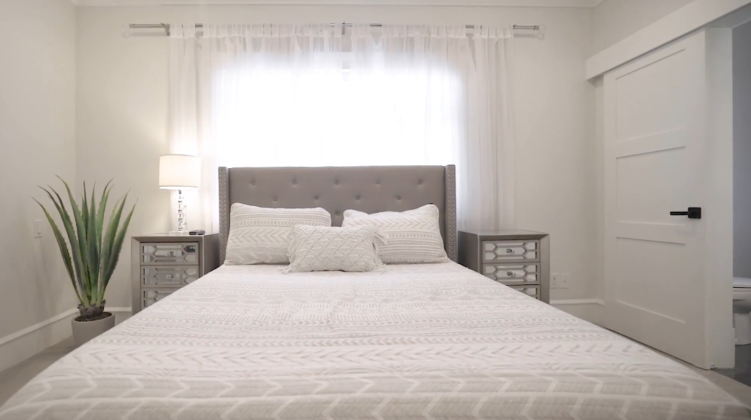 57 Interior Design Photos vs. 319 184 St, Surrey, BC Luxury Home Tour