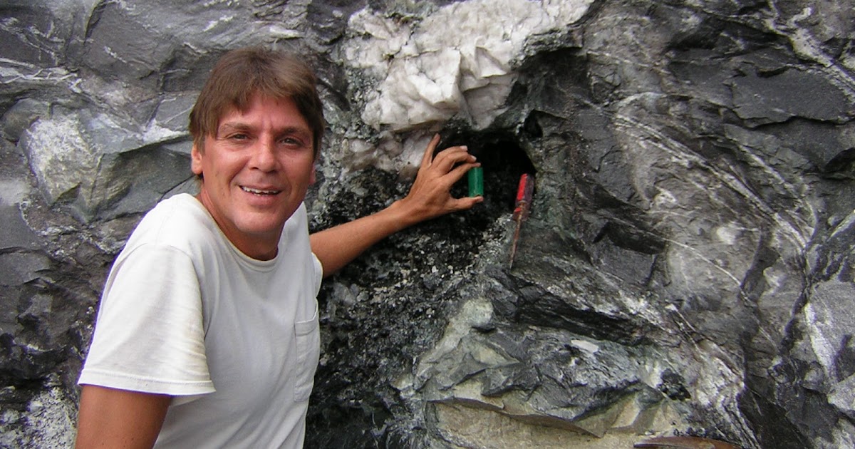 North Carolina Emeralds Spectacular 385carat Emerald Crystal