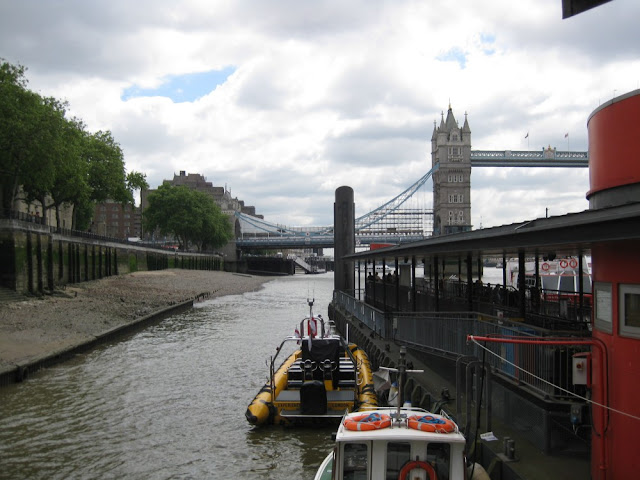 Bootsanleger an der Themse, London Bootsanleger an der Themse, London