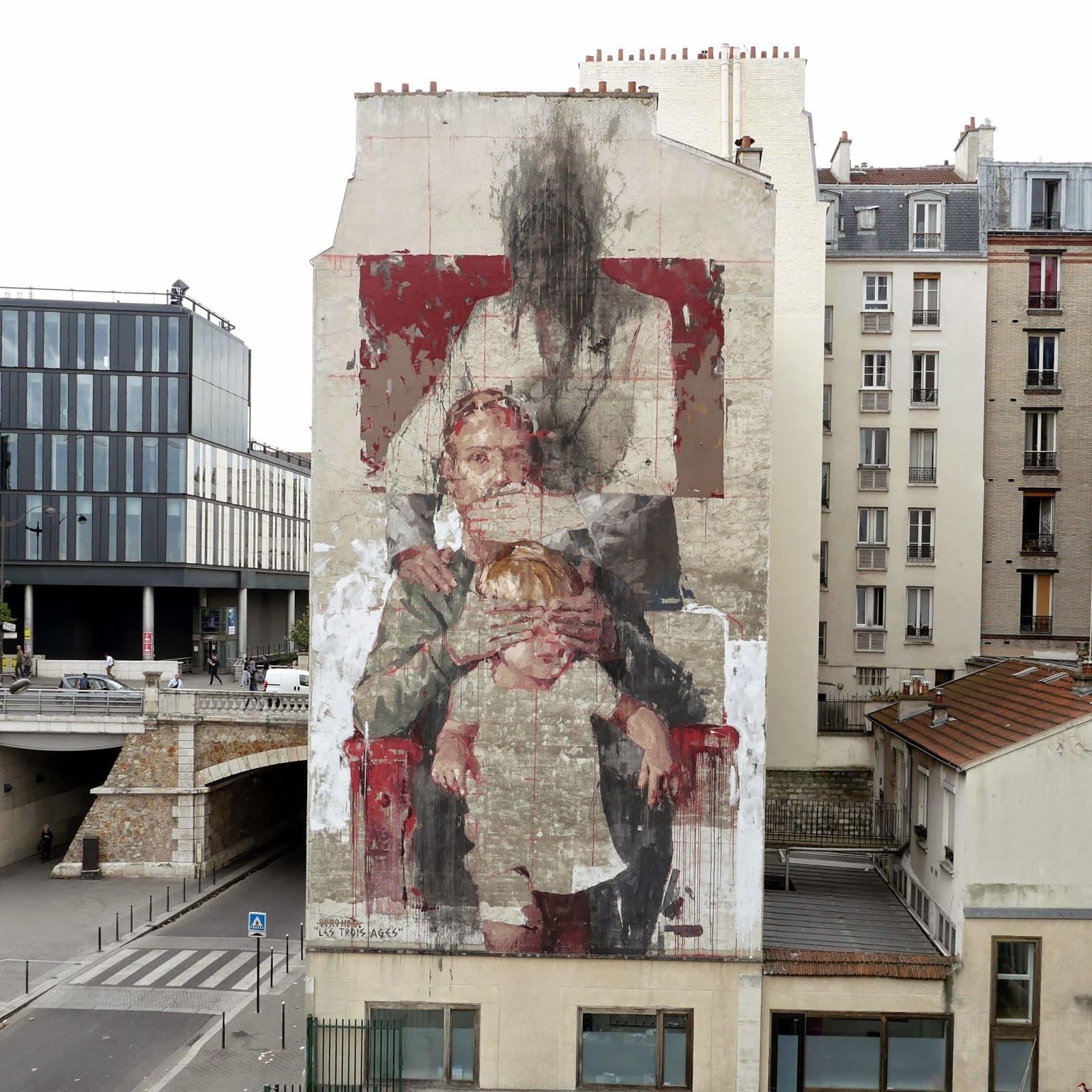 Our friend Borondo spent the last few days in Paris, France where he was invited to paint for the latest edition of the White Night.