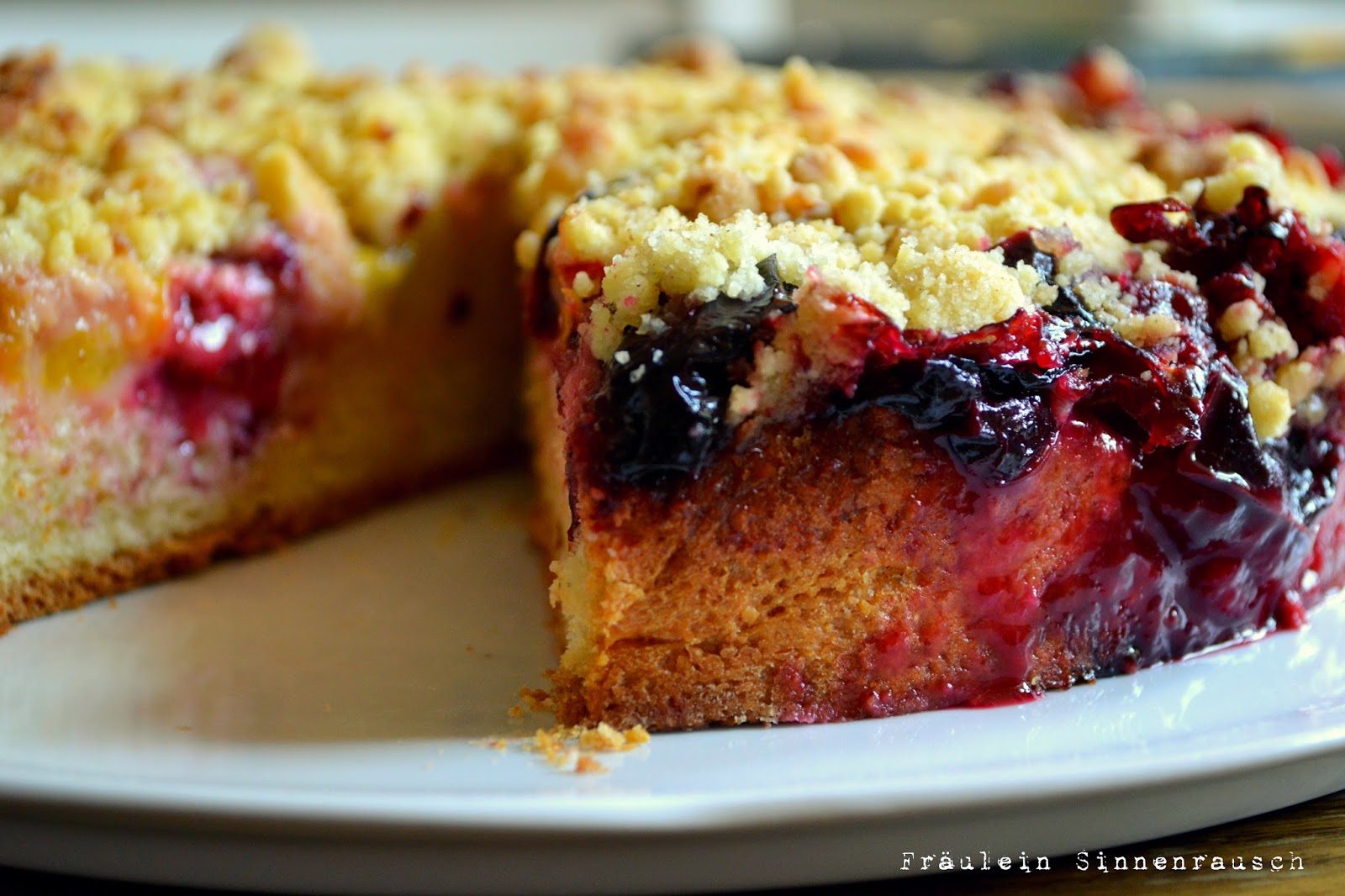Fräulein Sinnenrausch: Pflaumen-und Renekloden-Kuchen mit Streuseln