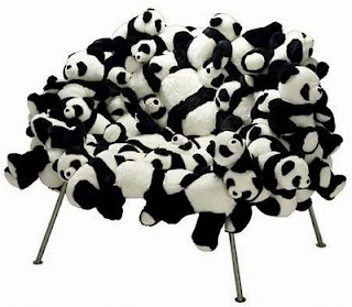 diseño de silla muy ingeniosa con osos panda