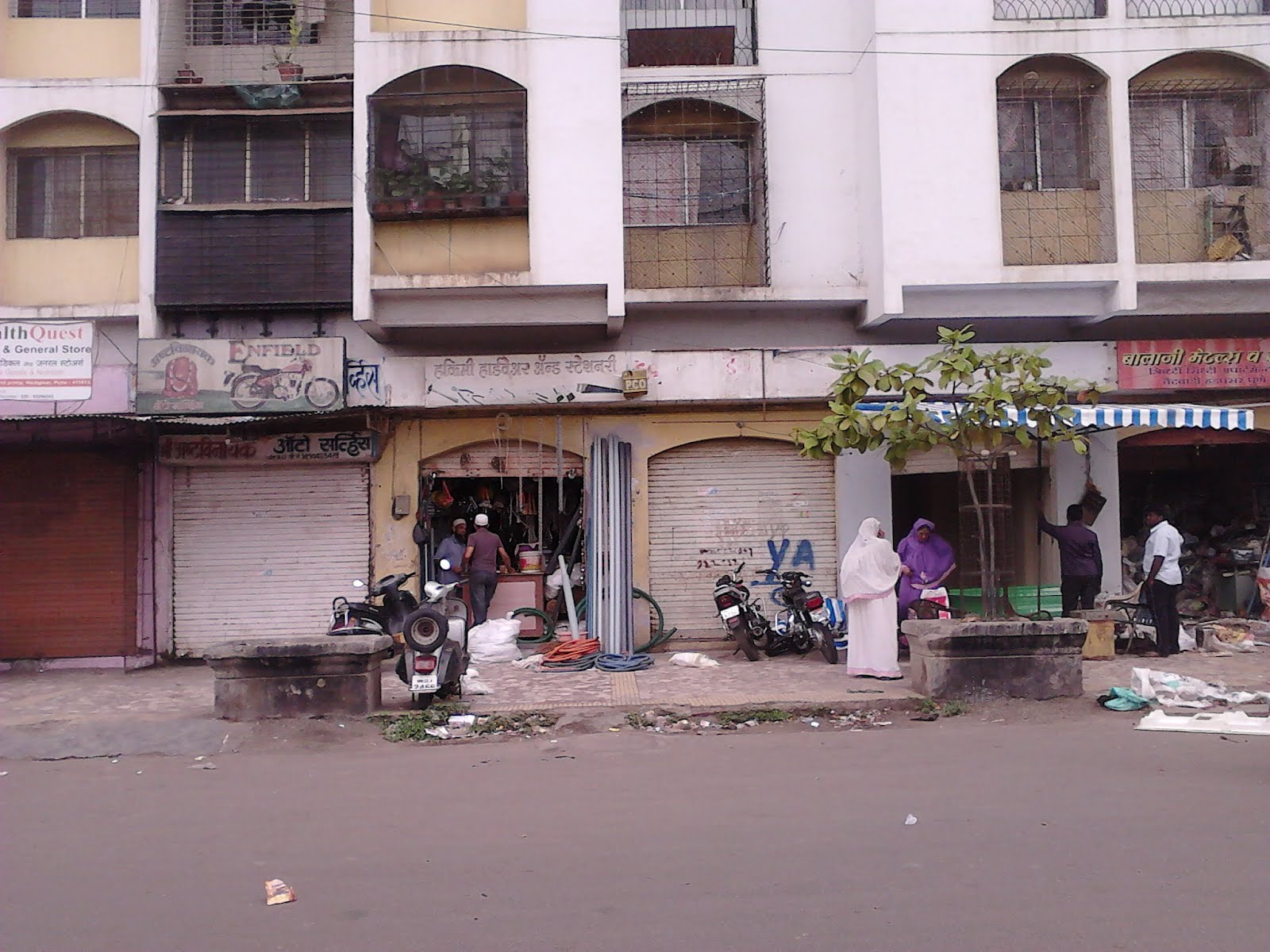Simply City FOR SALE SHOP 200 SQ.FT. RAMTEKDI, HADAPSAR, PUNE RS.20 LACS