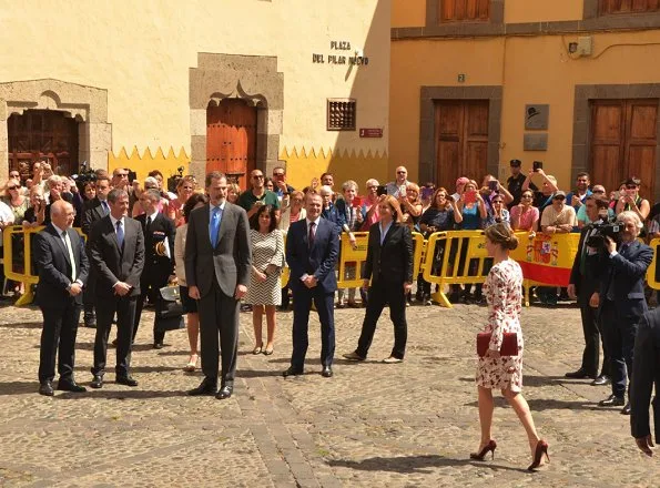 Queen Letizia wore CAROLINA HERRERA Floral Dress and LODI Pumps for visits Las Palmas on the Gran Canaria, Canary Islands