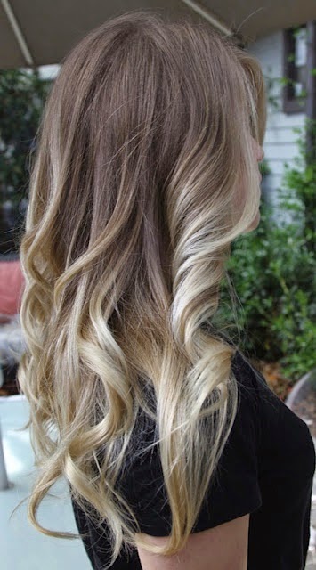20 Best Summer Hair Color With Highlights Hairstyles Soft Subtle Summer Highlights A Natural Looking Beige Blonde Base With Bright Ery Hair And Piecey Long Bob Minimal Layers