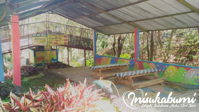 Metania Cafe, Salah satu spot di TPA Sampah Cikundul yang memanfaatkan gas metan sebagau bahan bakarnya Metania Cafe, Salah satu spot di TPA Sampah Cikundul yang memanfaatkan gas metan sebagau bahan bakarnya