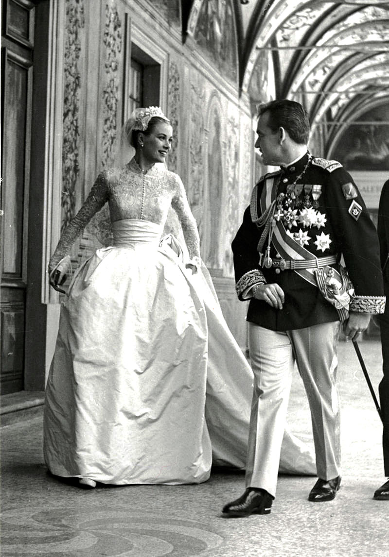 History of the Hermes Kelly Bag and Grace Kelly - Pursuitist | Grace kelly  style, Kelly bag, Princess grace kelly