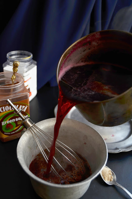 Ciocolata calda cu vin fiert