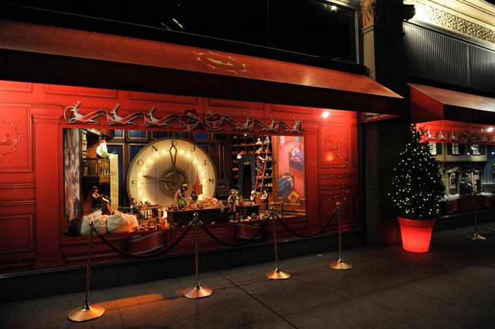 красивые витрины. анимированные витрины. новогодние витрины магазинов. витрина магазина музыкальных инструментов. красивые витрины магазинов.