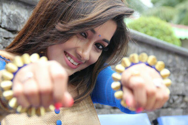 Tina Dutta foto, biodata, pacar, agama, hot, facebook, age, instagram, uttaran, biodata, pasangan, terbaru, menikah, pernikahan, rumah, profile, biodata, wiki, biography Tina Dutta foto, biodata, pacar, agama, hot, facebook, age, instagram, uttaran, biodata, pasangan, terbaru, menikah, pernikahan, rumah, profile, biodata, wiki, biography