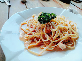 dilon_coffee_eatery_dilon coffee & eatery_review_han yoora_michelle hendra_michimomo_chippeido_endorse_endorsegratis_endorsement_cafe_restaurant_resto_foodies_foodie_foodblogger_blogger_chippeido_chintya_marcheline_march_inijie_instagram_inijiegram_makansampaikenyang_amanda_kohar_merli_jack_magnifico_diary_weirdo_weirdoinpink_pink_secret_love_quotes_poetry_review_culinary_foods_lovefood_instagood_follower_instafollow_photography_tablesituation_potato_chips_tea_green_matcha_ocha_boyfriend_friendship_bf_bae_boo_bei_friend_besties_actor_actrees_chelsea_glen_spagetti_pasta_panacota