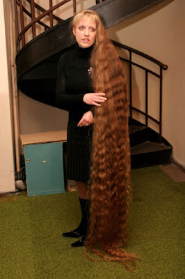 woman very long hair contest