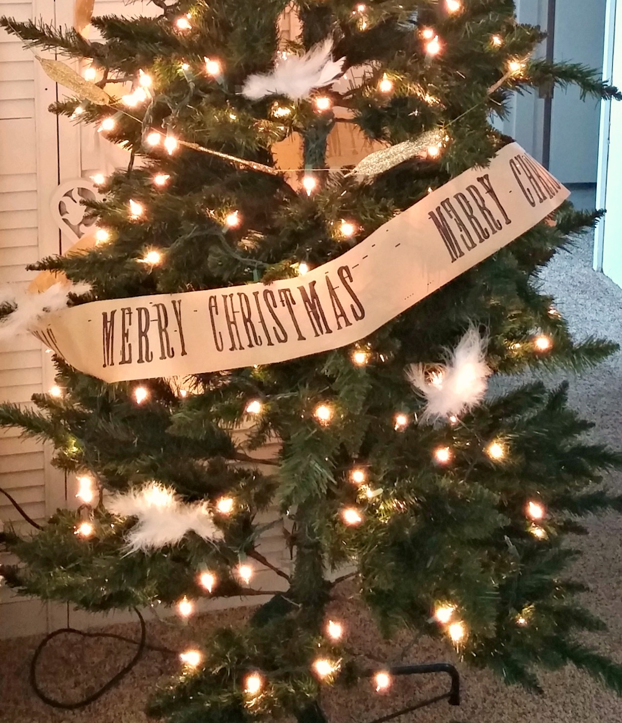 i found the glittery arrow and feather garland at hobby lobby last year - Hobby Lobby Christmas Garland i found the glittery arrow and feather garland at hobby lobby last year - Hobby Lobby Christmas Garland