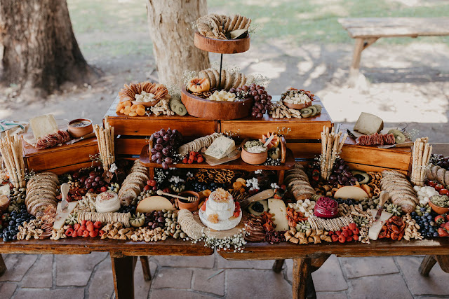 TO THE AISLE AUSTRALIA | LAURA AND LUKE WEDDING FEATURE WANDERER AND THE WILD WEDDING FEATURE PHOTOGRAPHY AUSTRALIAN DESIGNER BILLINUDGEL HOTEL