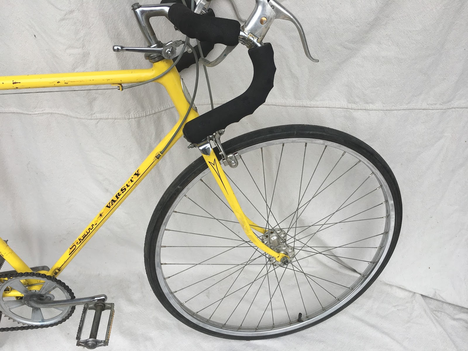 yellow schwinn varsity