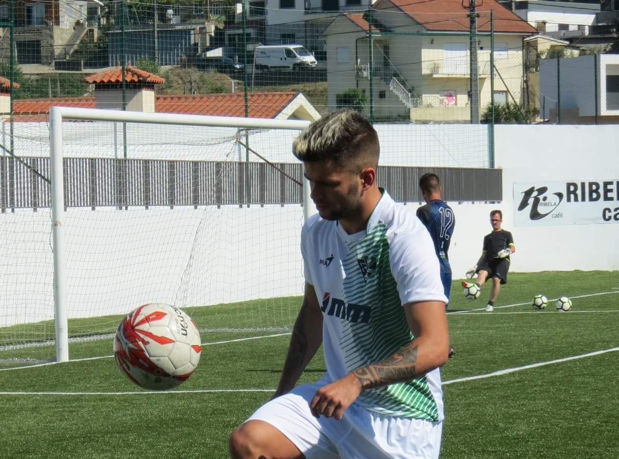 CP: Ex-Vilarinho reforça clube do Campeonato Portugal