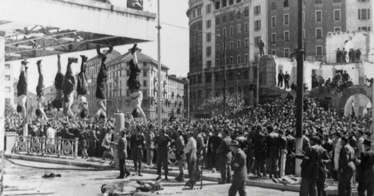 HISTÓRIA LICENCIATURA: Os corpos mortos de Benito Mussolini, sua amante Claretta Petacci e outros fascistas executados em exposição em Milão, 1945