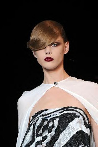 Beautytiptoday.com: Balenciaga Runway Shows Bold Black-Cherry Lips In ...