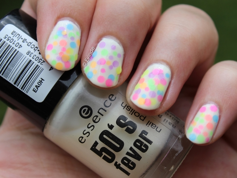 Two Ways To Wear Neon Confetti Nails | Evinde's Blog