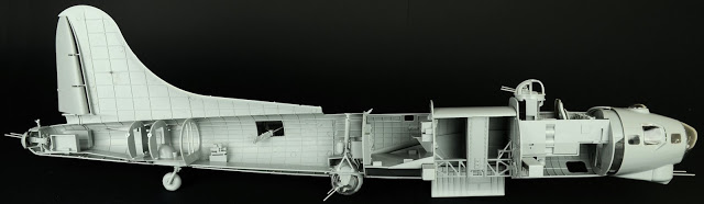 Plastic Scale Model: HK Models 1/32 B-17G Flying Fortress