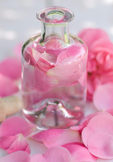 Agua de Rosas Para Las Estrias Agua de Rosas Para Las Estrias