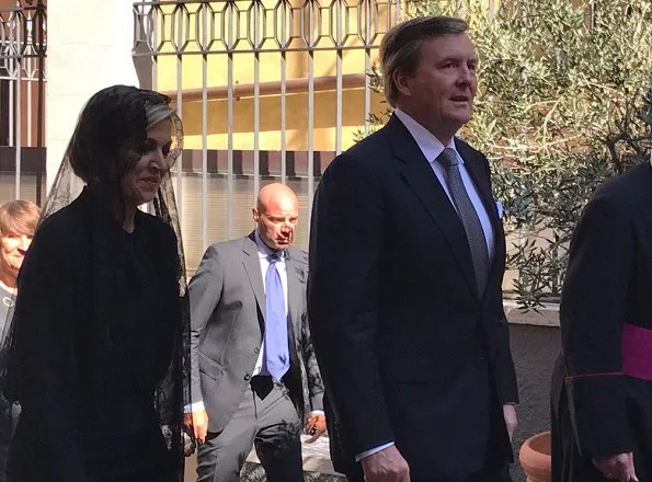 King Willem-Alexander and Queen Maxima attended a special meeting with Pope Francis at the Apostolic Palace. Queen wore Dolce & Gabbana black dress