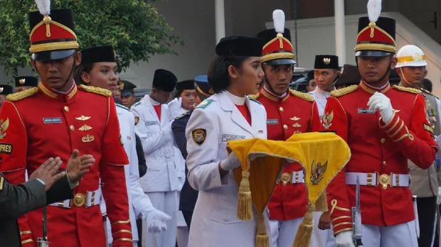 Persiapan upacara penurunan bendera