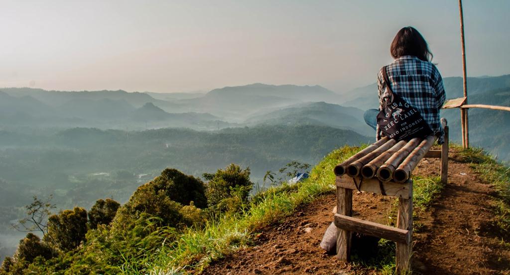 Melihat Keindahan Bukit Menoreh Dari Puncak Widosari Kulon Melihat Keindahan Bukit Menoreh Dari Puncak Widosari Kulon